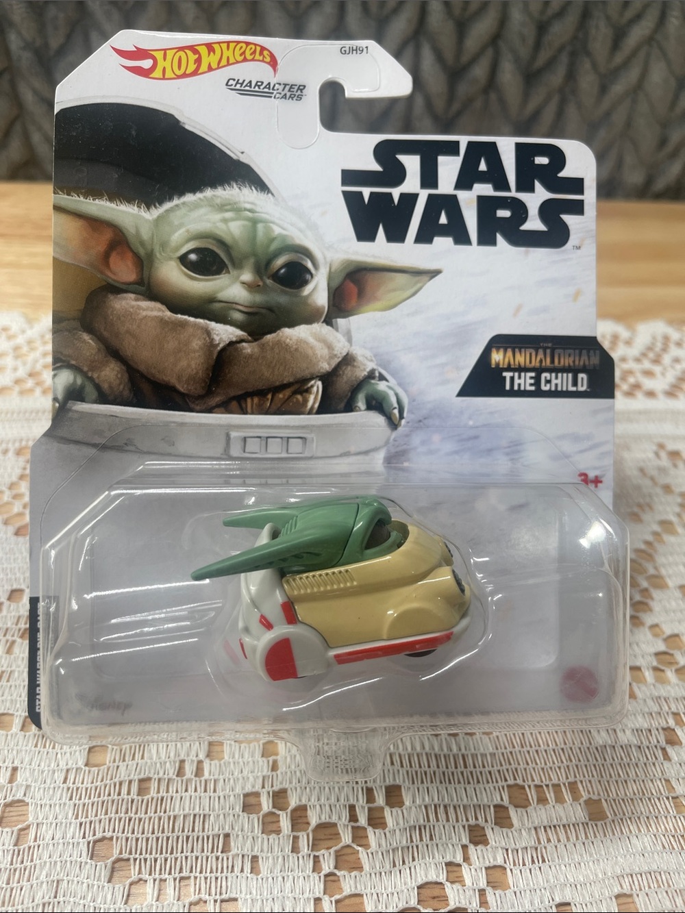 Star Wars The Child Character Car - Green, Tan & White